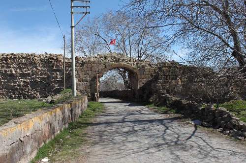 ahlat-sahil-kalesi