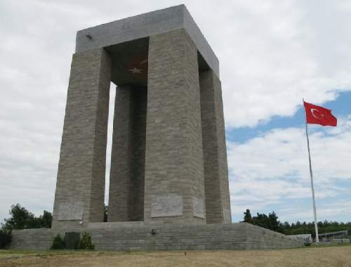 canakkale-sehitligi-ve-sehitler-aniti