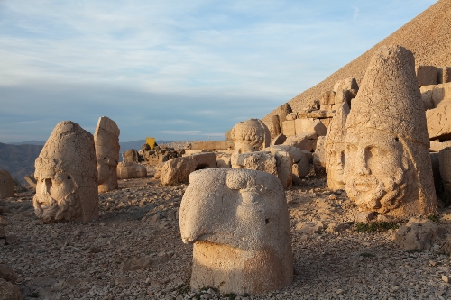 nemrut-dagi-bati-terasi