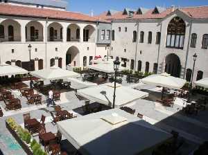 bayaz-han