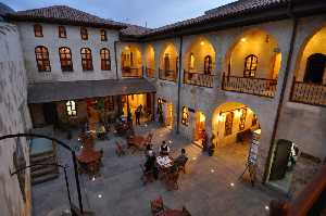 gaziantep-tarihi-gumruk-han-yasayan-muze