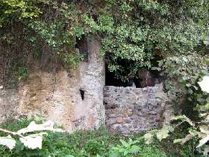 acisu-kaya-kilise