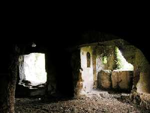 acisu-kaya-kilise