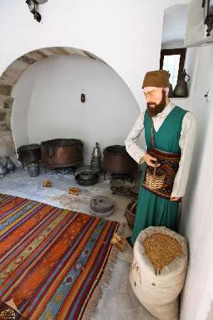 mevlevi-turbe-camii