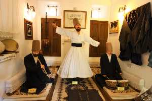 mevlevi-turbe-camii