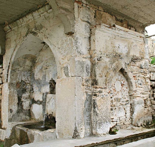 bas-mahalle-cesmesi