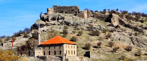 uluborlu-kalesi