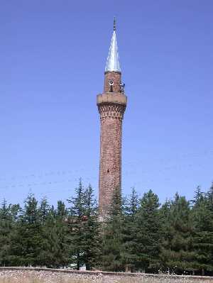 kucukgokceli-kirik-minare-camii