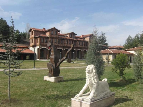mimar-vedat-tek-kultur-ve-sanat-merkezi