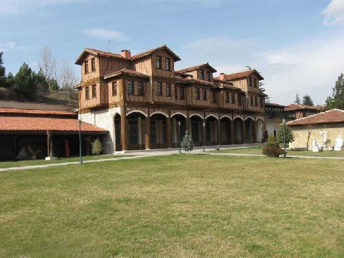 mimar-vedat-tek-kultur-ve-sanat-merkezi