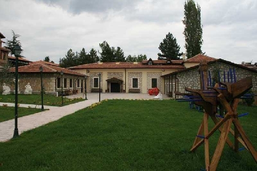 mimar-vedat-tek-kultur-ve-sanat-merkezi