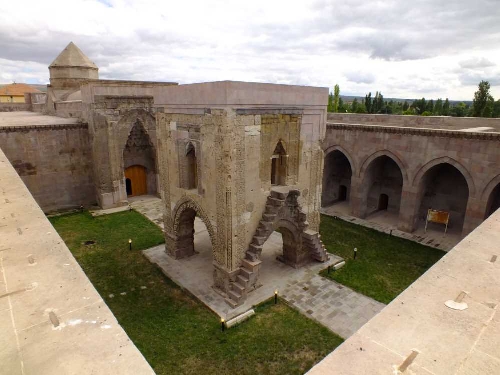 kayseri bunyan da gezilecek yerler tarihi mekanlar ve oren yerleri