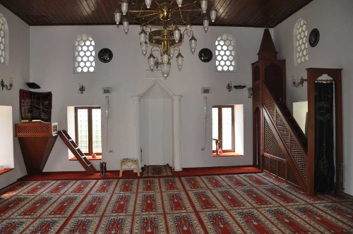 alaca-mescit-camii
