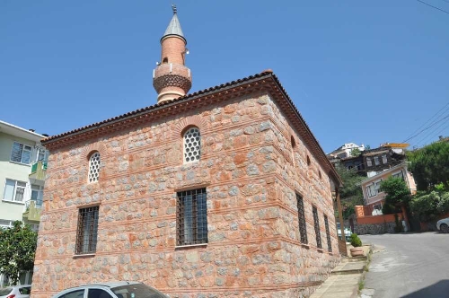 alaca-mescit-camii