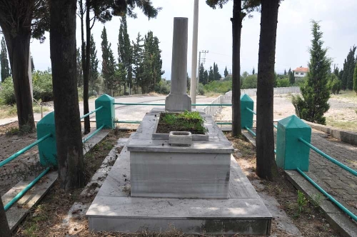 yahya-kaptan-anit-mezari