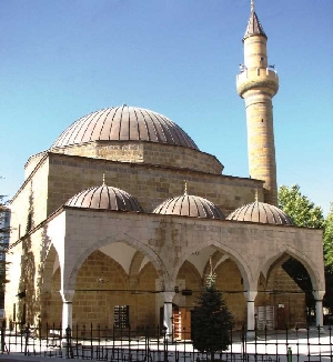 disari-cami-celebi-husamettin