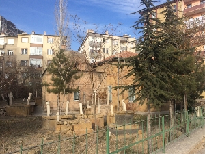 kemal-ummi-turbesi