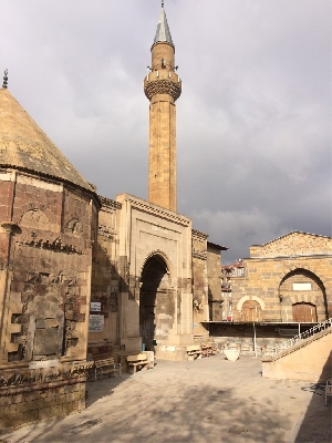 nigde-sungur-bey-cami
