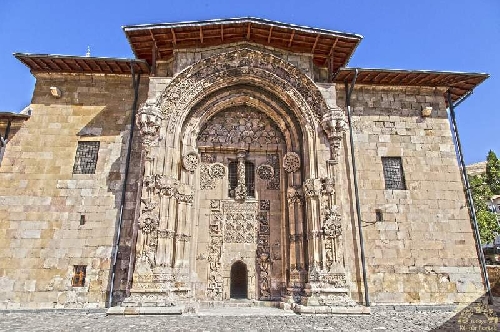 divrigi-ulu-cami-ve-darussifasi