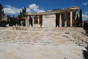 hocali-anit-park-muze