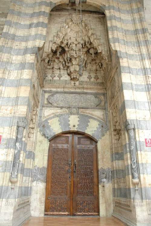 meydan-cami-hatuniye-cami