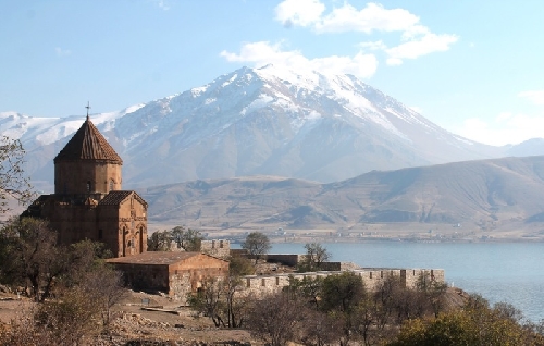 akdamar-anit-muzesi-kilisesi
