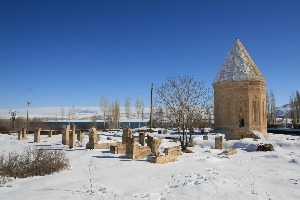 gevas-selcuklu-mezarligi