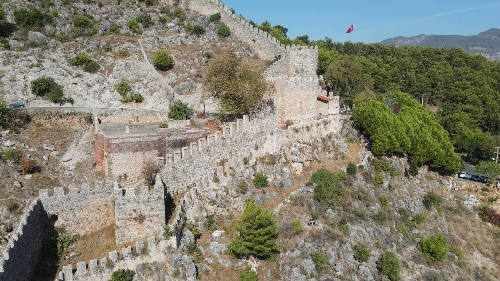 alanya-kalesi-ana-giris-kapisi-ve-burc-yapisi