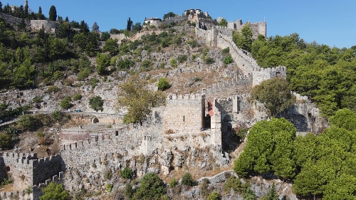 alanya-kalesi-ana-giris-kapisi-ve-burc-yapisi