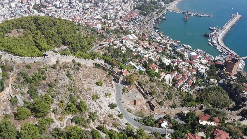 alanya-kalesi-ana-giris-kapisi-ve-burc-yapisi