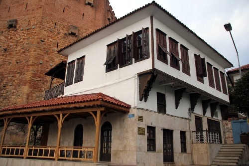 tarihi-alanya-evleri