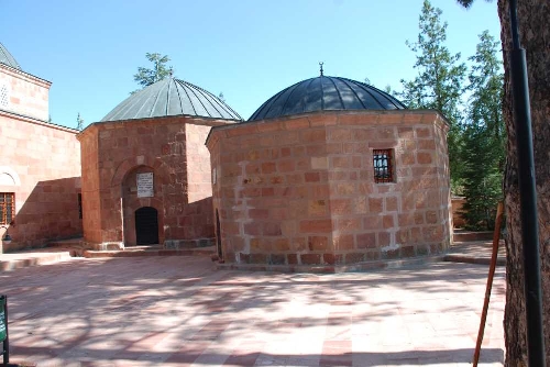 hasandede-camii-ve-turbesi