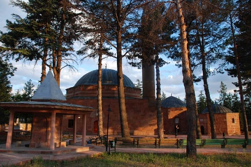 hasandede-camii-ve-turbesi