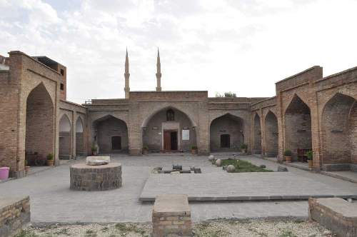 kirmizi-medrese