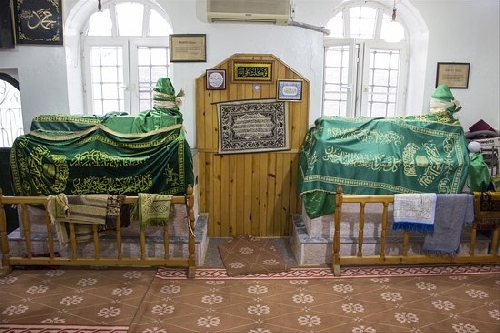 talha-ve-zubeyr-turbesi